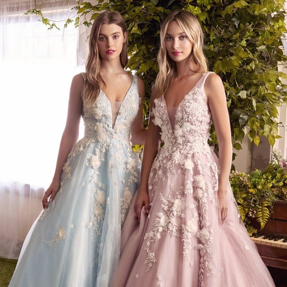 NEW SLEEVELESS TULLE BALL GOWN WITH V-NECK EMBROIDERED WITH ORGANZA AL A1028 - Picture 4 of 12